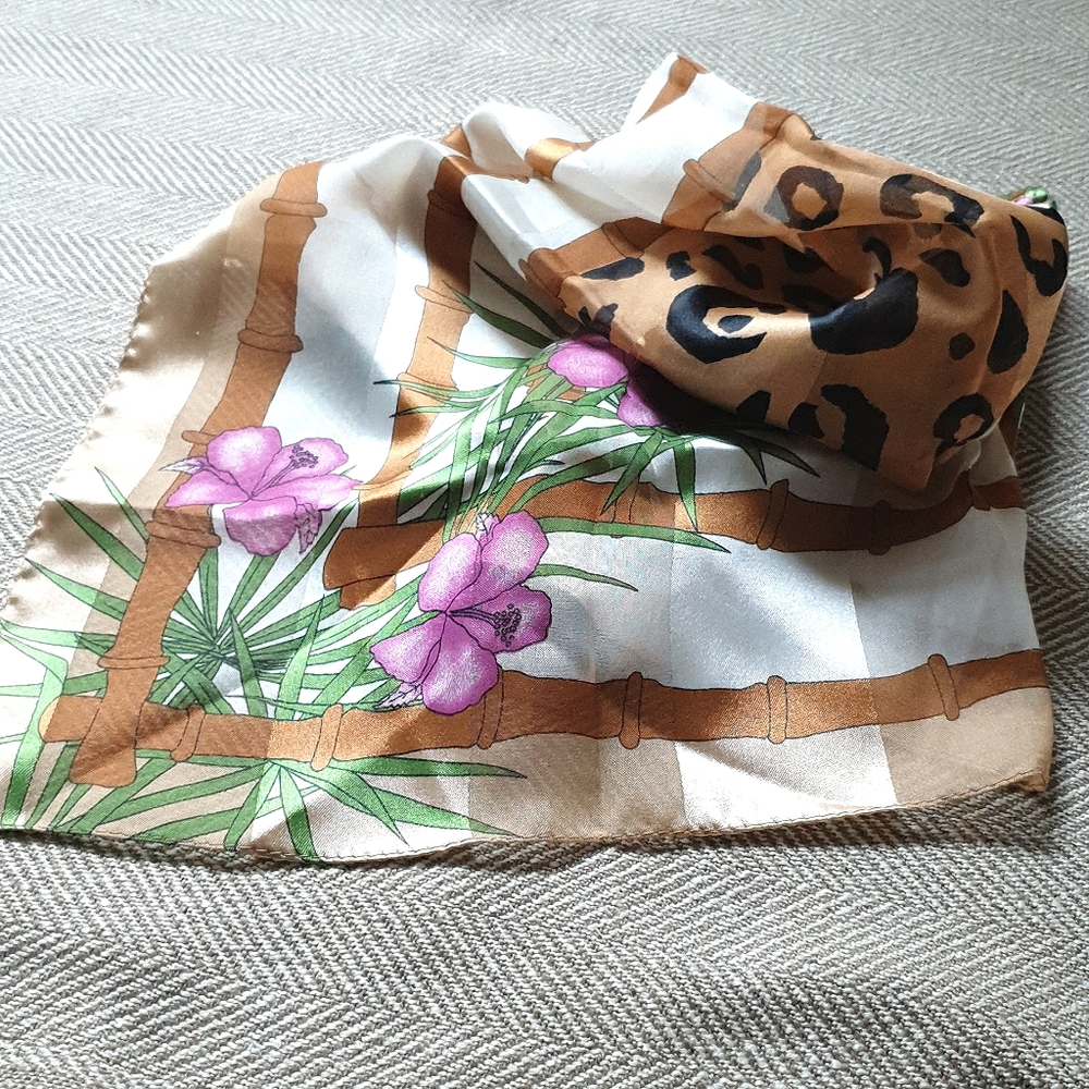 Vintage Symphony Square, Tropical Florals